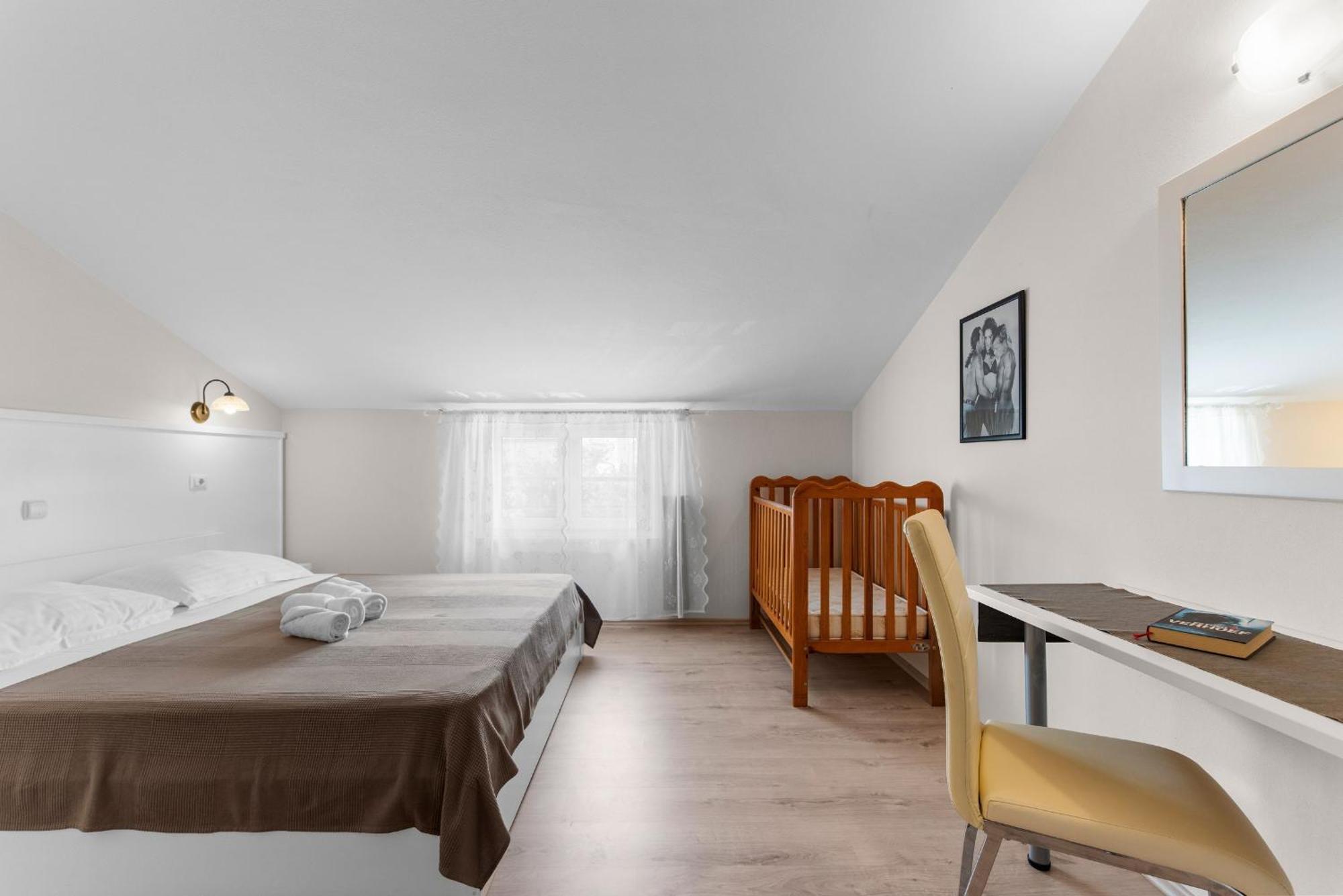 Hope Apartman *